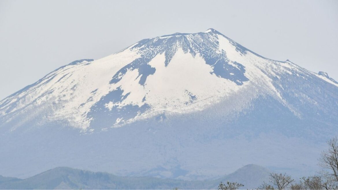 岩手山入山規制、2026年7月1日から東側緩和へ 安全対策の協議開始 – 岩手日報 岩手山入山規制、2026年7月1日から東側緩和へ 安全対策の協議開始 - 岩手日報