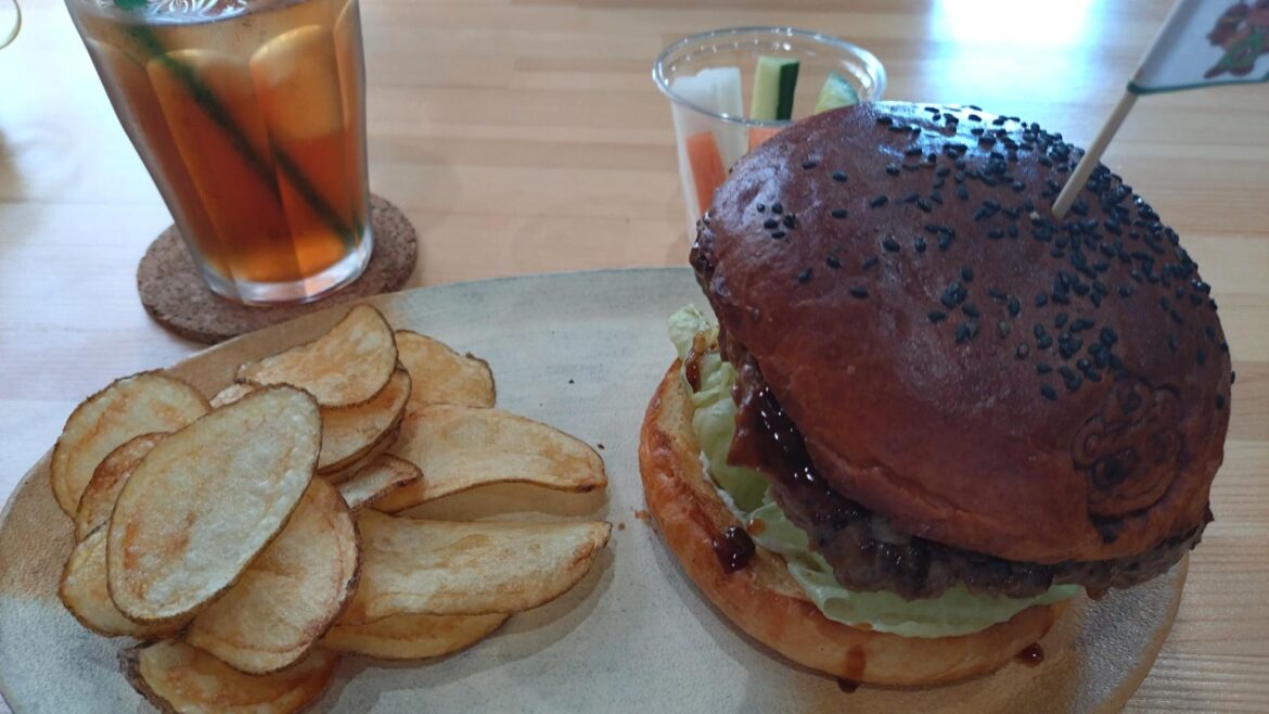 【香芝市】焼肉屋のプロが作った極上バーガーを味わえる専門店「Forest Bear Burger」(よっしー) – エキスパート 【香芝市】焼肉屋のプロが作った極上バーガーを味わえる専門店「Forest Bear Burger」(よっしー) - エキスパート