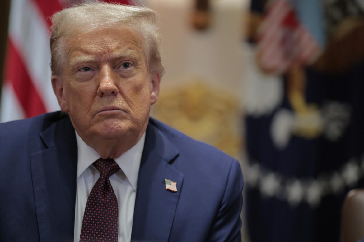 ドナルド・トランプは、ロシアのインドの損失を「最も深く、最も暗い」中国に嘆く