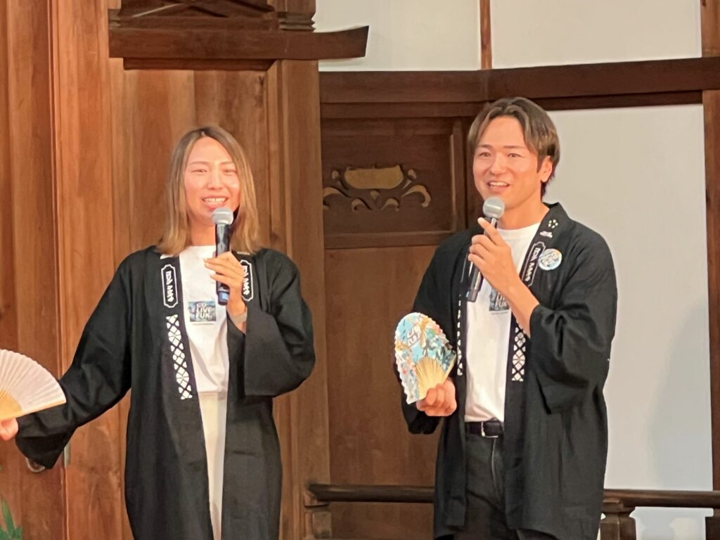 運営・事務局を行う㈱遊行の大瀬良亮氏(右)と日本人デジタルノマドのAkina氏