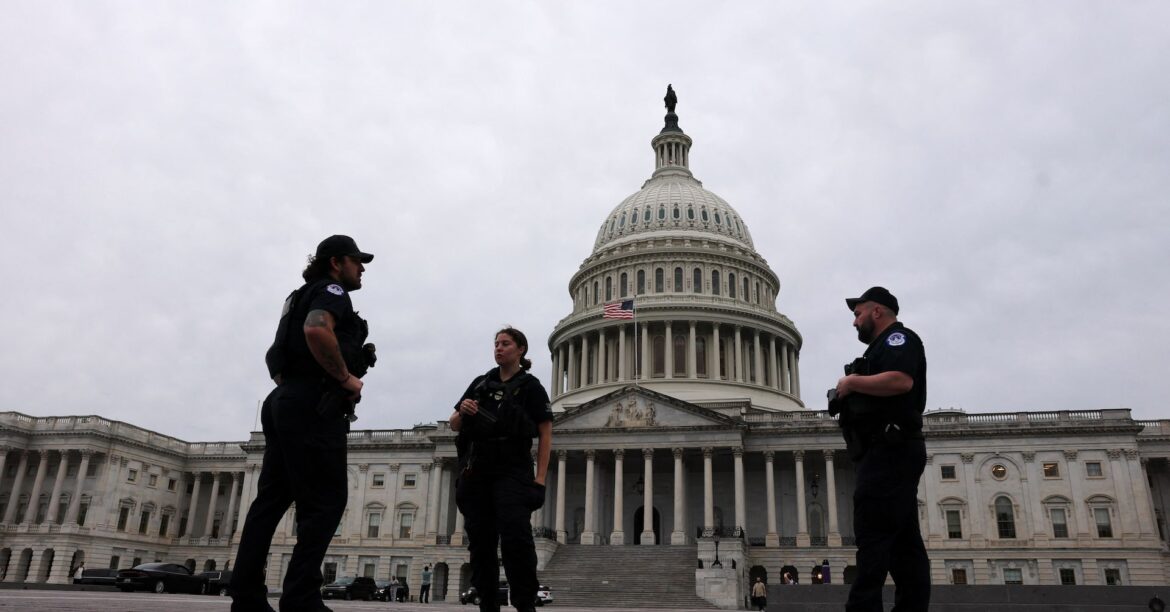 米政府機関の一部閉鎖始まる、党派対立でつなぎ予算不成立　長期化も | ロイター
