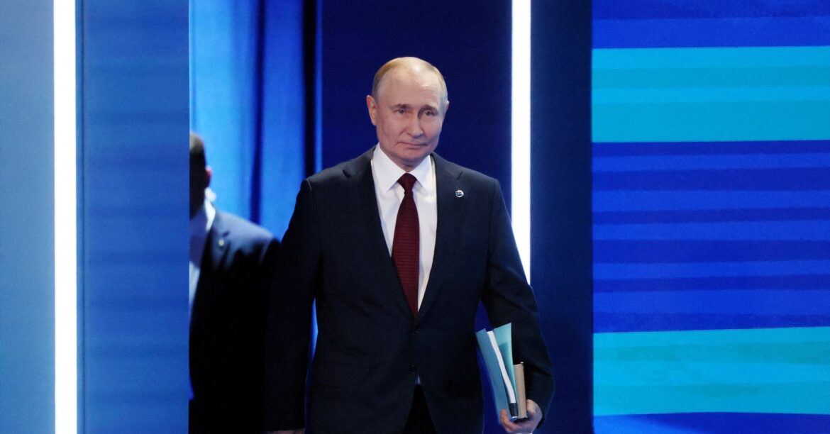 プーチン氏「私は皇帝でなく大統領」、国民に選ばれたと強調 | ロイター