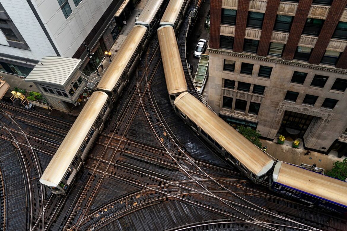 トランプ氏、シカゴ向け20億ドル凍結－政府閉鎖で民主牙城標的に - Bloomberg