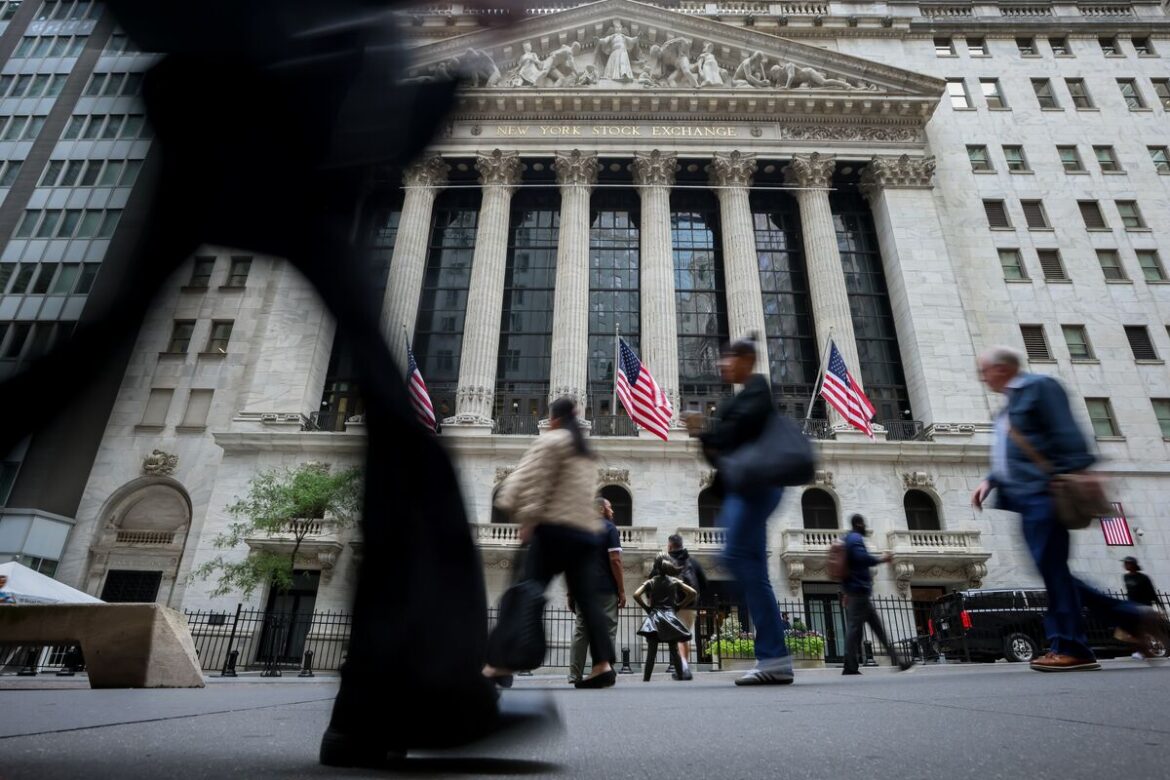 【米国市況】テク株上昇一服、国債は下落－週間で円4カ月ぶり大幅高 - Bloomberg
