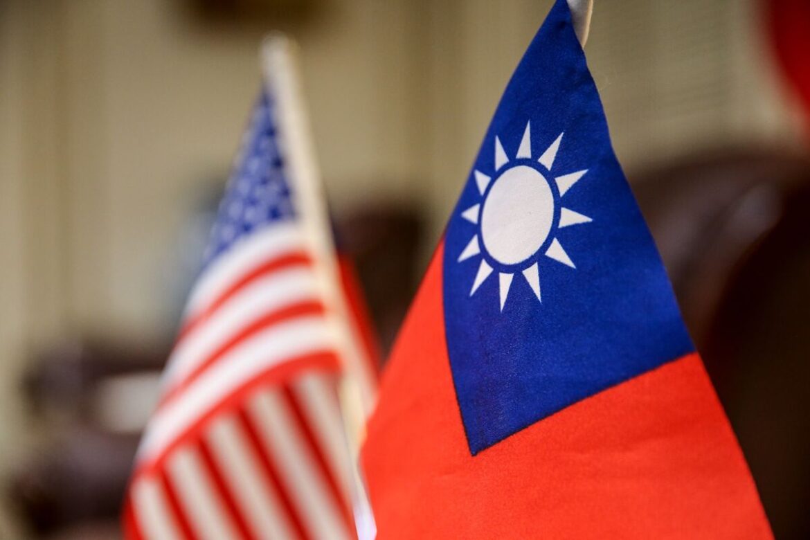 台湾総統、トランプ氏に支援継続促す-米中が取引する可能性を警戒 – Bloomberg 台湾総統、トランプ氏に支援継続促す-米中が取引する可能性を警戒 - Bloomberg