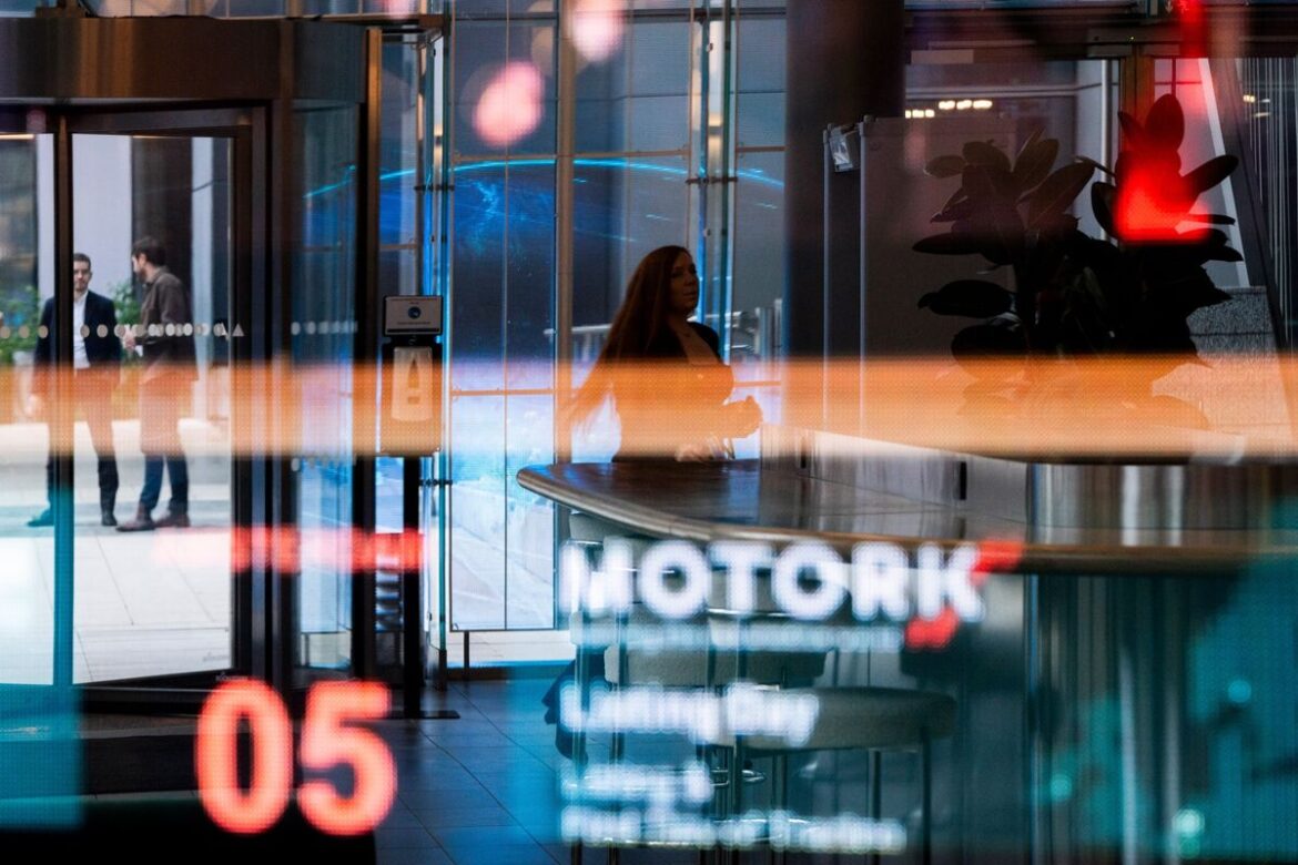 【欧州市況】フランス債、首相不信任案否決で買われる－株も高い - Bloomberg