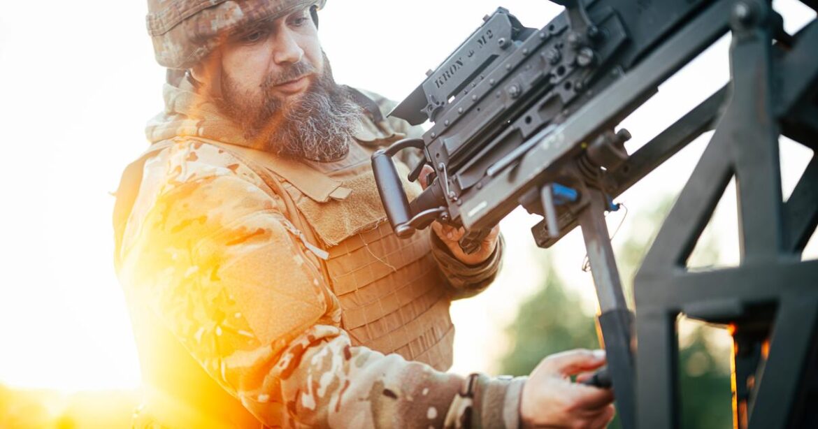 ウクライナ戦争で100年前の重機関銃「ブローニングM2」の需要が急増 | Business Insider Japan