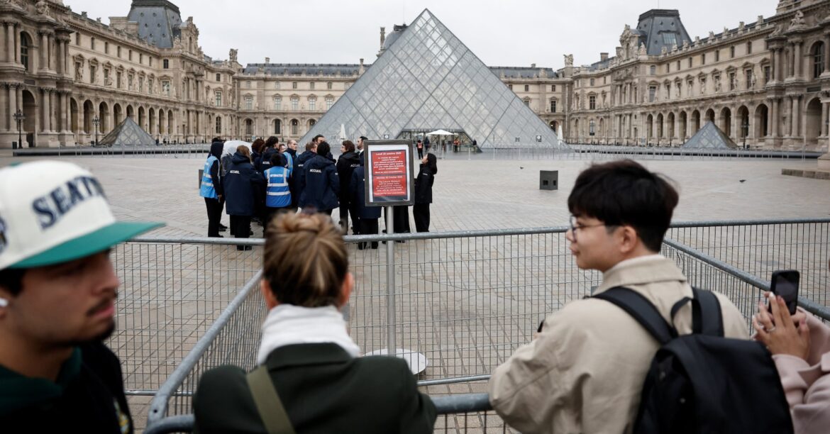 ルーブル美術館強盗、仏国内で批判　政府が警備巡り緊急協議へ | ロイター