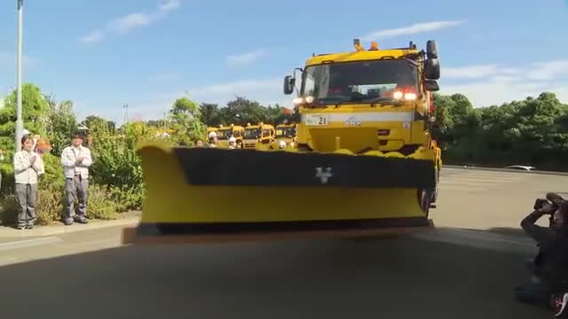NEXCO「早めの冬支度を」 冬の高速道路の安全守る 除雪車出動式 120人が安全祈願〈仙台市〉(仙台放送NEWS)|dメニューニュース(NTTドコモ) NEXCO「早めの冬支度を」 冬の高速道路の安全守る 除雪車出動式 120人が安全祈願〈仙台市〉