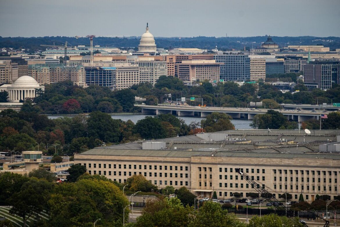 政府閉鎖期間中の軍人給与として1.3億ドル-米国防総省に匿名の寄付 – Bloomberg 政府閉鎖期間中の軍人給与として1.3億ドル-米国防総省に匿名の寄付 - Bloomberg