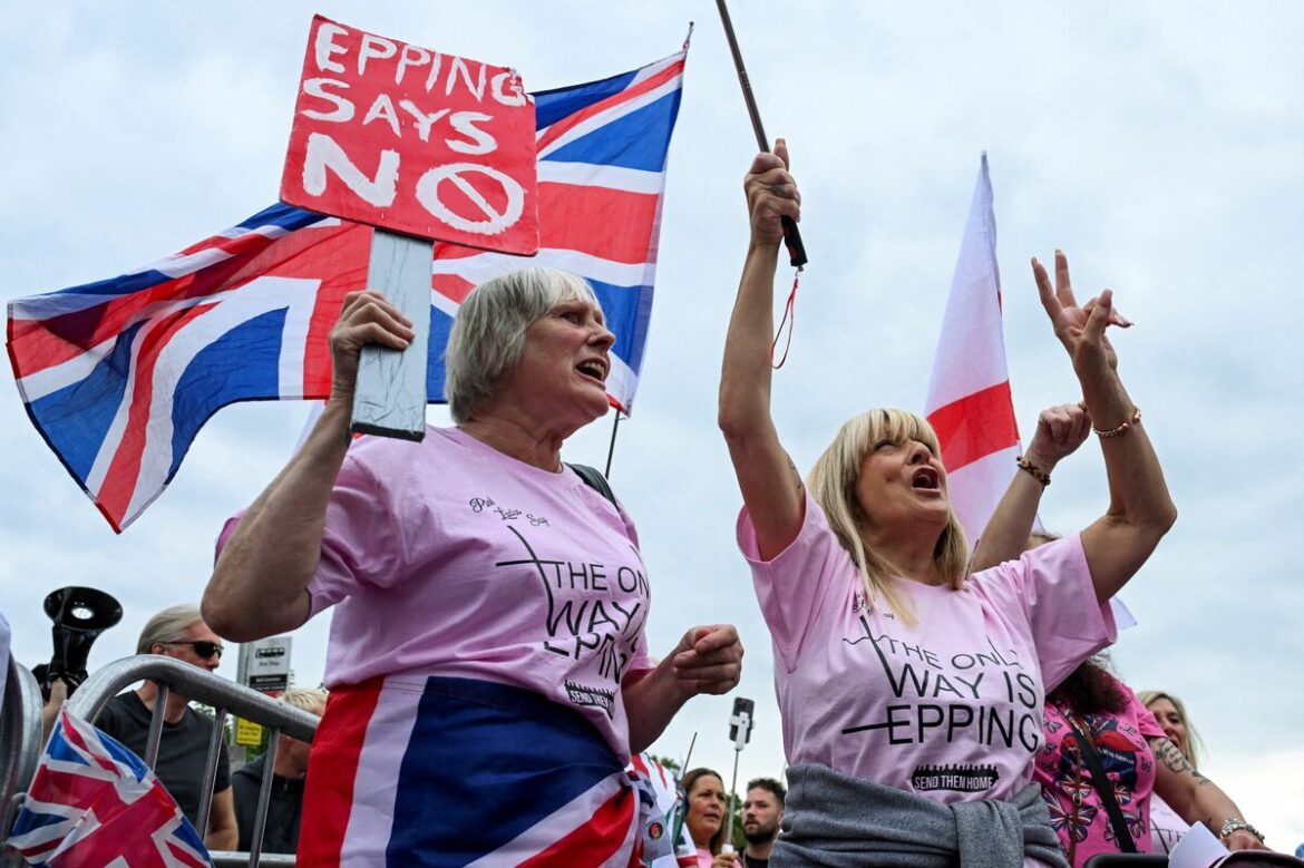 日本で始まった反移民はイギリスの数十年遅れ、排外主義の先に待つ「逃げられない世界」という恐怖 【著者に聞く】『私労働小説 負債の重力にあらがって』のブレイディみかこが語る、新しい短編集で描きたかったこと(1/5) | JBpress (ジェイビープレス) 日本で始まった反移民はイギリスの数十年遅れ、排外主義の先に待つ「逃げられない世界」という恐怖 【著者に聞く】『私労働小説 負債の重力にあらがって』のブレイディみかこが語る、新しい短編集で描きたかったこと(1/5) | JBpress (ジェイビープレス)