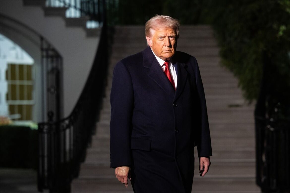 トランプ氏、対カナダ関税10%引き上げ-オンタリオ州広告に対抗 – Bloomberg トランプ氏、対カナダ関税10%引き上げ-オンタリオ州広告に対抗 - Bloomberg