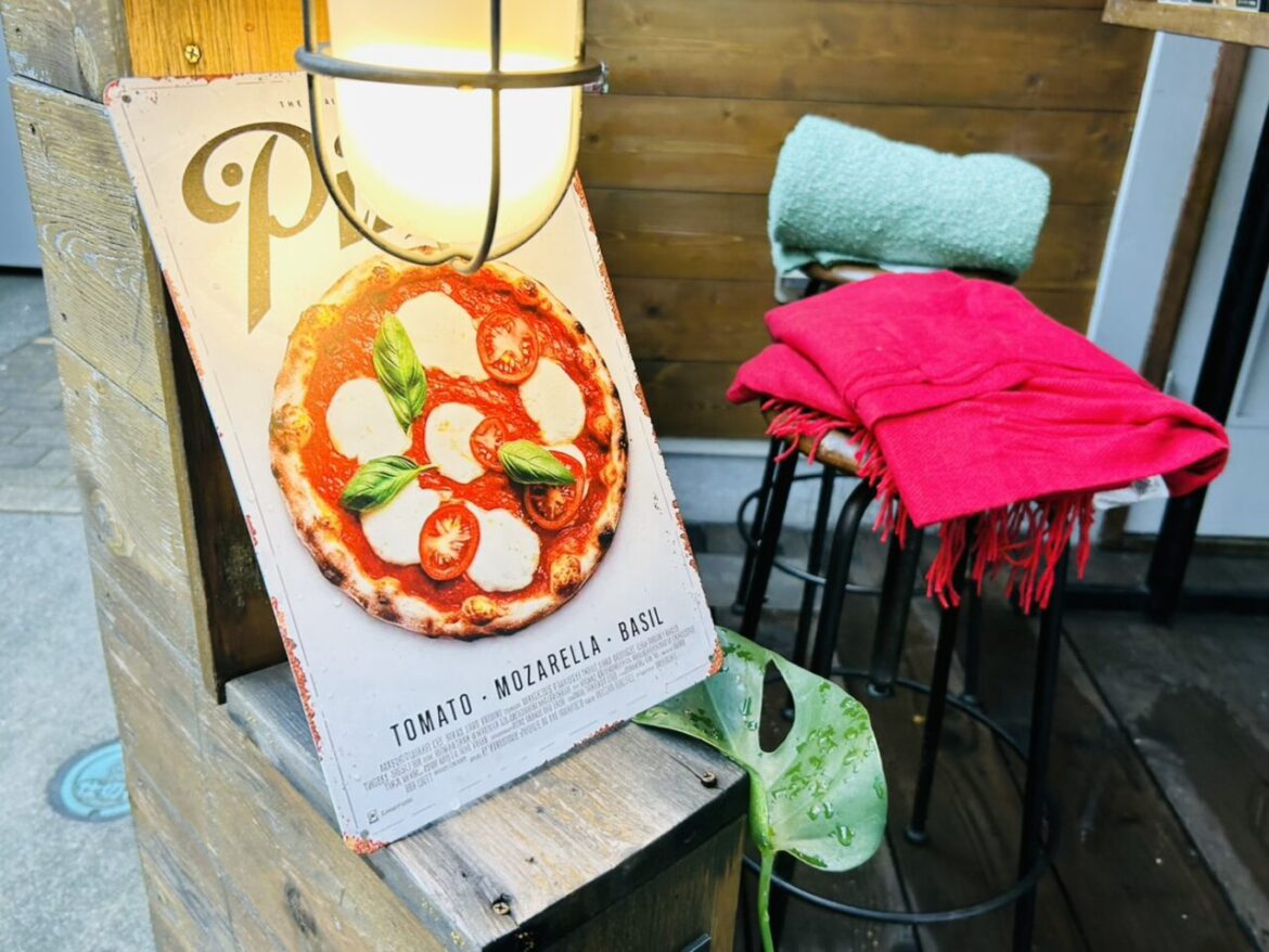 【葛飾区】新小岩「Kitchen anchor」跡地に新店誕生! スペイン&イタリアンのお店「VAMOS TAPAS & PIZZA」オープンしています 新小岩「VAMOS」店頭の様子