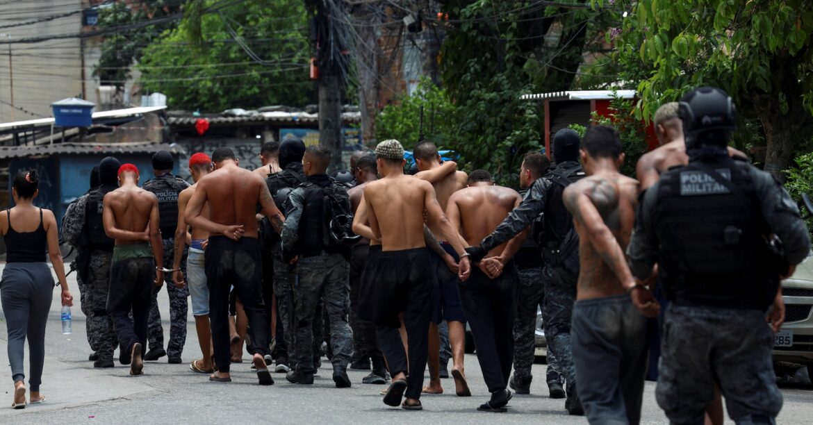 ブラジル・リオで麻薬組織掃討作戦、過去最悪の64人死亡 | ロイター