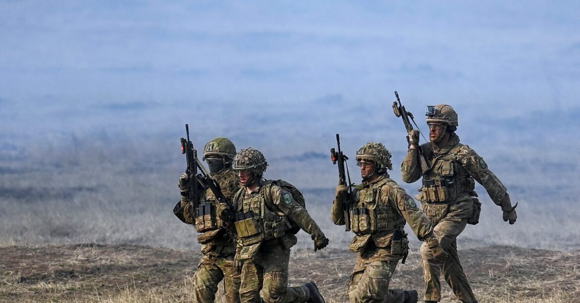 米、ＮＡＴＯ東部地域から一部部隊撤退へ＝ルーマニア国防省 | ロイター