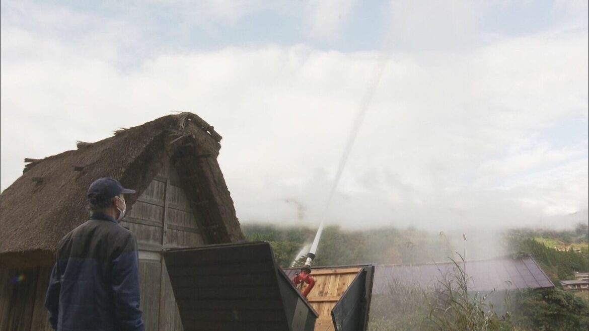 世界遺産・白川郷でスペイン人観光客がクマに引っかかれる 40代男性けが 2人で歩行中に背後から襲われる 体長1メートルのツキノワグマか 岐阜・白川村【現場画像あり】(CBCテレビ) 世界遺産・白川郷でスペイン人観光客がクマに引っかかれる 40代男性けが 2人で歩行中に背後から襲われる 体長1メートルのツキノワグマか 岐阜・白川村【現場画像あり】(CBCテレビ)