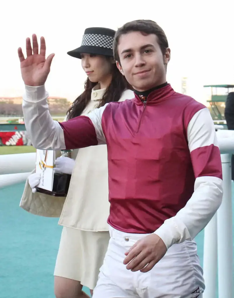 【凱旋門賞】優勝は地元フランスの3歳馬ダリズ　鞍上はバルザローナ - スポニチ Sponichi Annex ギャンブル