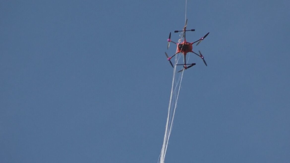 ドイツ政府「警察官がドローン撃墜可能にする」法案を閣議承認 相次ぐ不審なドローン受け(TBS NEWS DIG Powered by JNN) ドイツ政府「警察官がドローン撃墜可能にする」法案を閣議承認 相次ぐ不審なドローン受け(TBS NEWS DIG Powered by JNN)