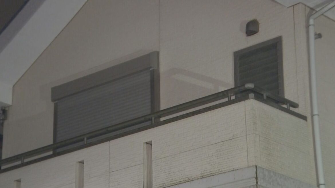 千葉・松戸市の住宅で12歳の中学生の男子生徒が死亡した状態で見つかる 40代の父親も倒れた状態で発見 無理心中を図ったか 千葉県警(TBS NEWS DIG Powered by JNN) 千葉・松戸市の住宅で12歳の中学生の男子生徒が死亡した状態で見つかる 40代の父親も倒れた状態で発見 無理心中を図ったか 千葉県警(TBS NEWS DIG Powered by JNN)