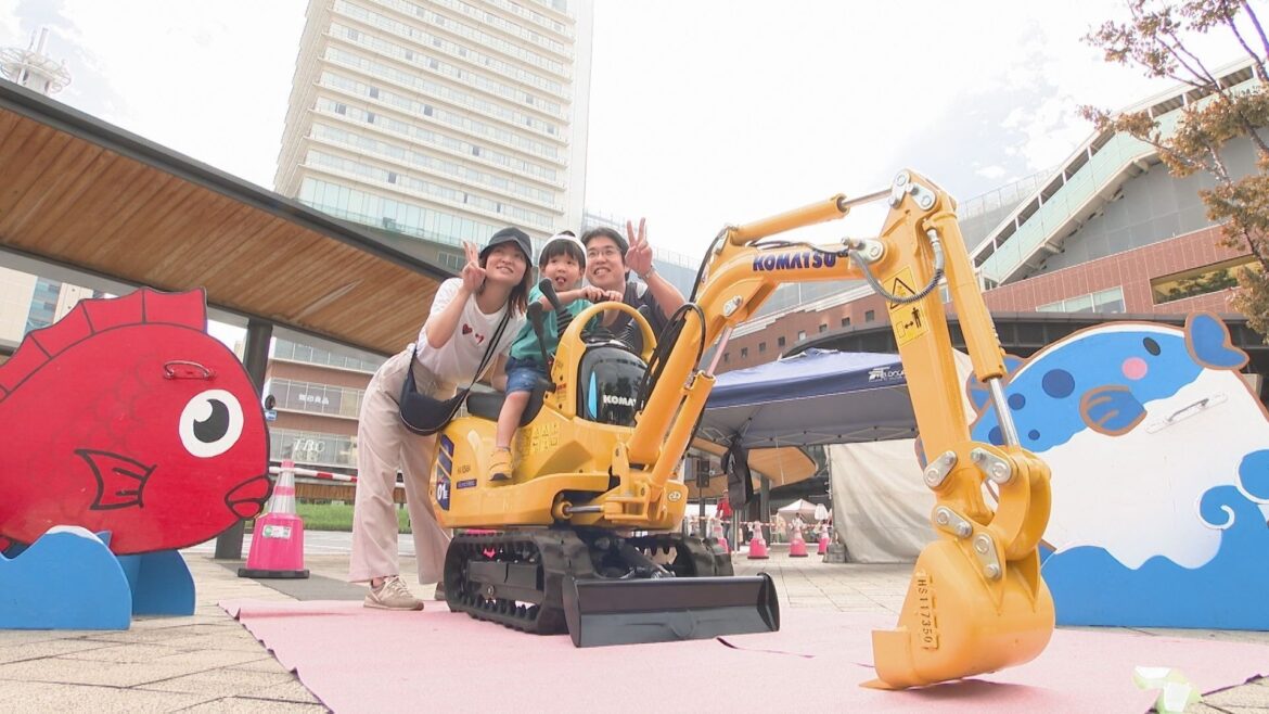 子どもが笑顔でショベルカーを操作 大分市で建設業の魅力を発信する「土木建築フェスタ」開催 大分(OBS大分放送) – Yahoo!ニュース – Yahoo!ニュース 子どもが笑顔でショベルカーを操作 大分市で建設業の魅力を発信する「土木建築フェスタ」開催 大分(OBS大分放送) - Yahoo!ニュース - Yahoo!ニュース