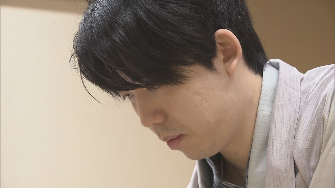 【速報】藤井聡太七冠(23)が負けた!「六冠」に陥落 同学年の伊藤匠叡王(23)が王座戦第5局で勝利 八冠から七冠になった因縁の会場で今回もタイトル失う(CBCテレビ) – Yahoo!ニュース 【速報】藤井聡太七冠(23)が負けた!「六冠」に陥落 同学年の伊藤匠叡王(23)が王座戦第5局で勝利 八冠から七冠になった因縁の会場で今回もタイトル失う(CBCテレビ) - Yahoo!ニュース