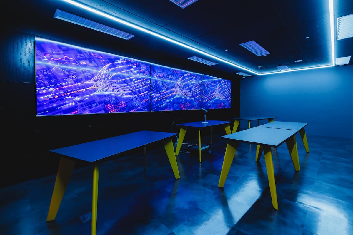 SAK University東京イノベーションキャンパス サイバー攻撃や不正アクセスを監視し対応するオペレーションセンター