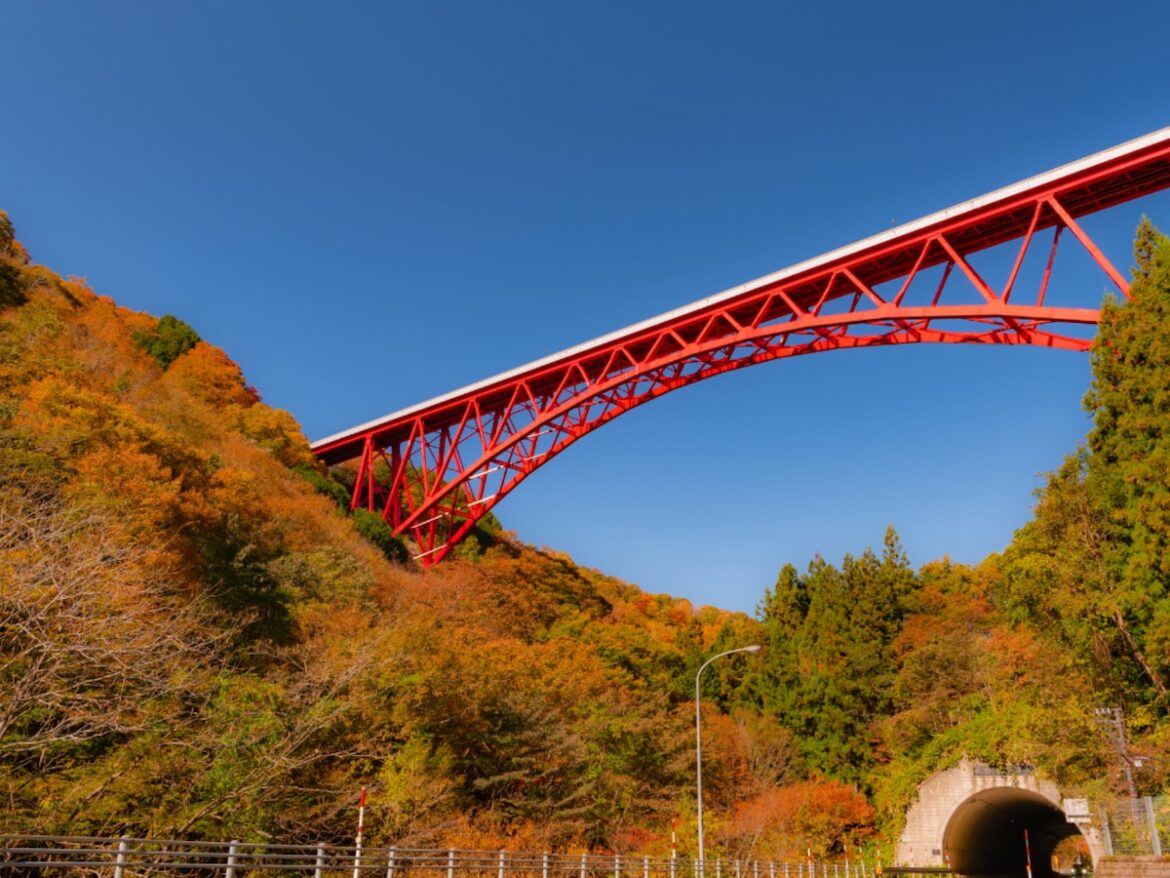 秋に行きたい「島根県の絶景ドライブスポット」ランキング! 2位「奥出雲おろちループ」、1位は?【2025年調査】 – All About ニュース 秋に行きたい「島根県の絶景ドライブスポット」ランキング! 2位「奥出雲おろちループ」、1位は?【2025年調査】 - All About ニュース