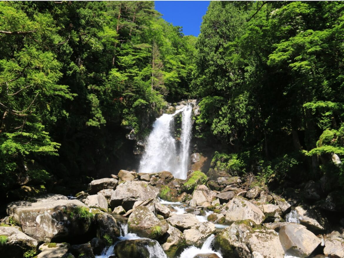 山形県で「秋に行きたい滝」ランキング！ 2位「一ノ滝・二ノ滝・三ノ滝」を抑えた1位は？【2025年調査】 - All About ニュース