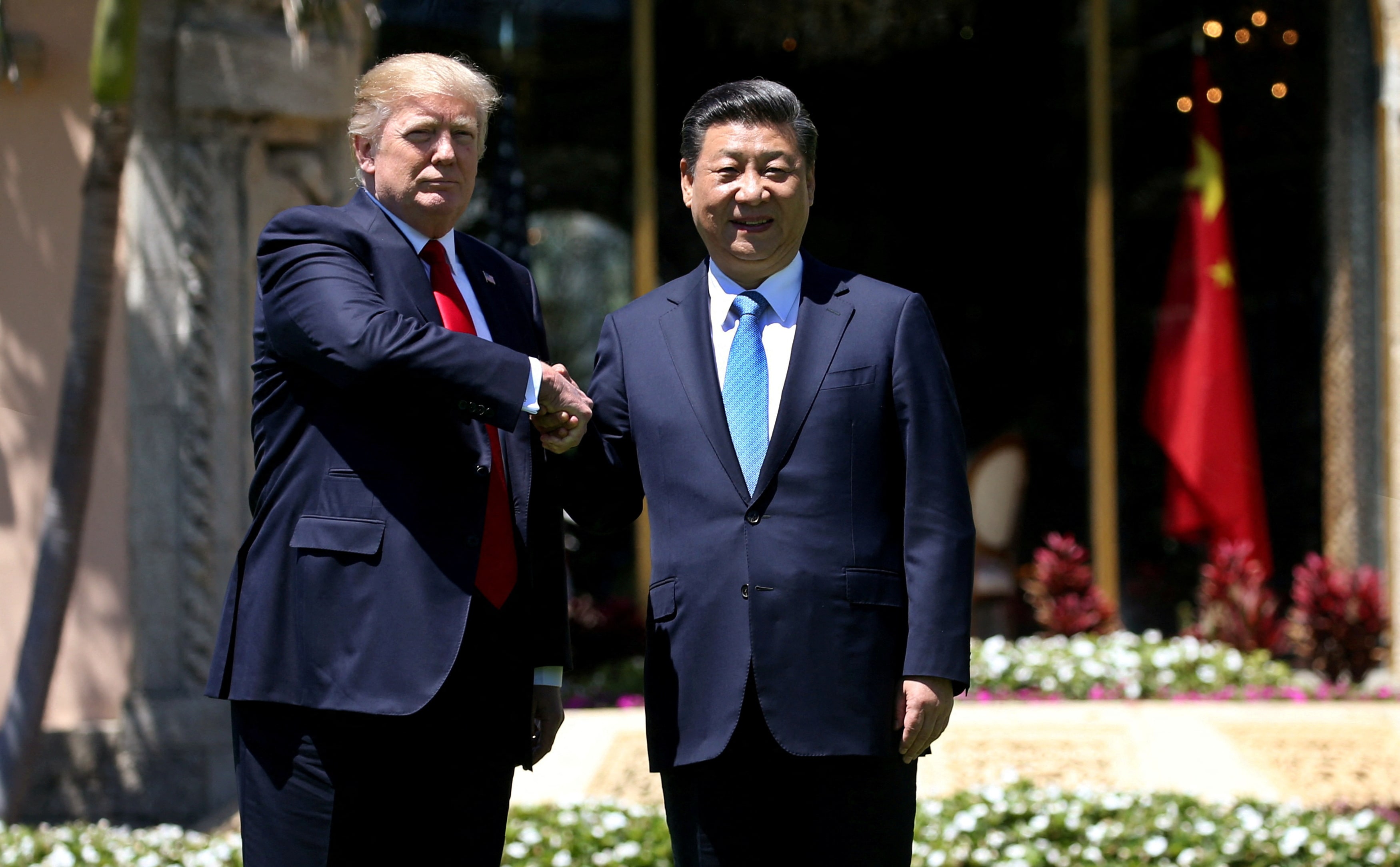 トランプ氏、中国主席との会談実施を確認　対中100％関税「持続不能」