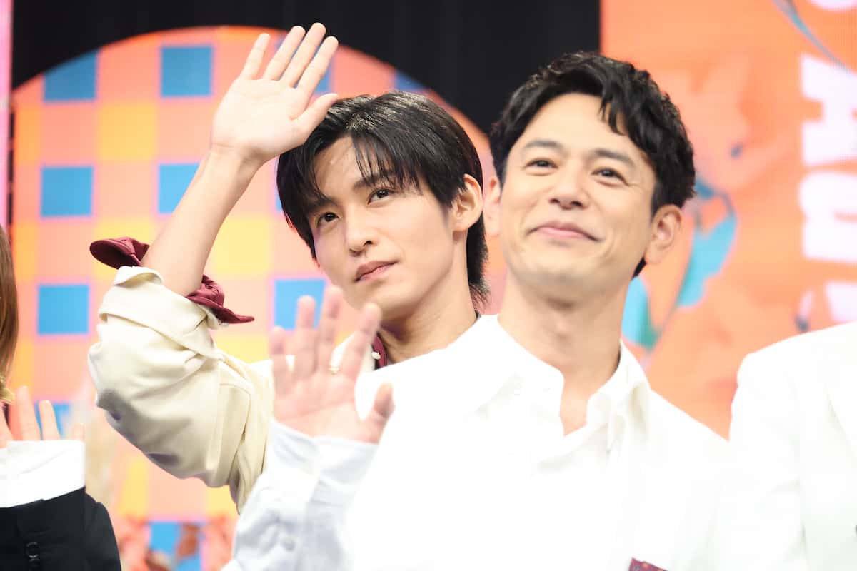 日曜劇場「ザ・ロイヤルファミリー」に出演する（左から）妻夫木聡、Snow Man目黒蓮