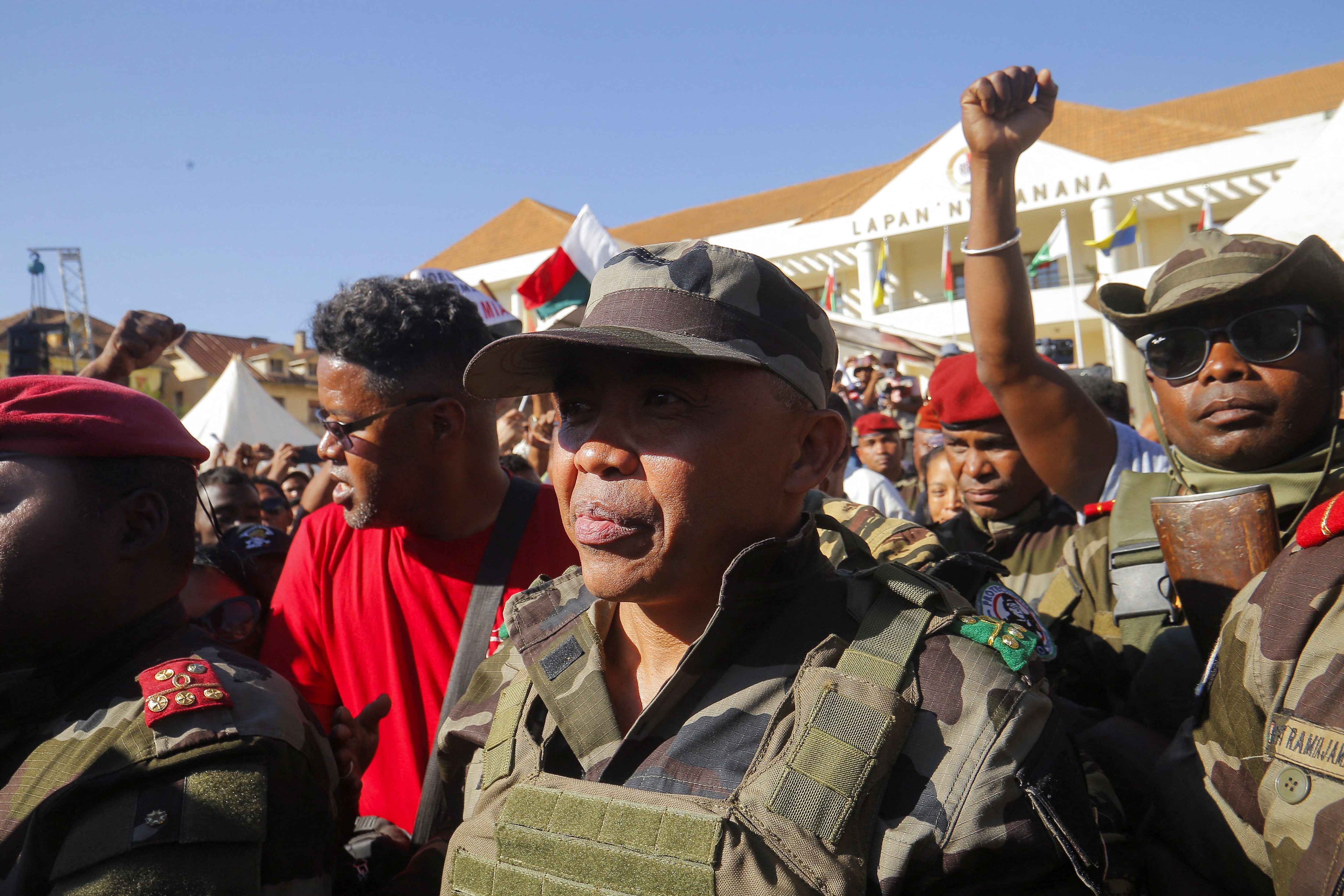 マダガスカル、軍大佐が大統領就任へ　アフリカ連合は加盟資格停止