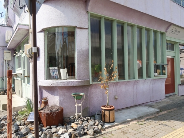 中を見せていただいたがタイル貼りでかわいい造りだった(筆者撮影)