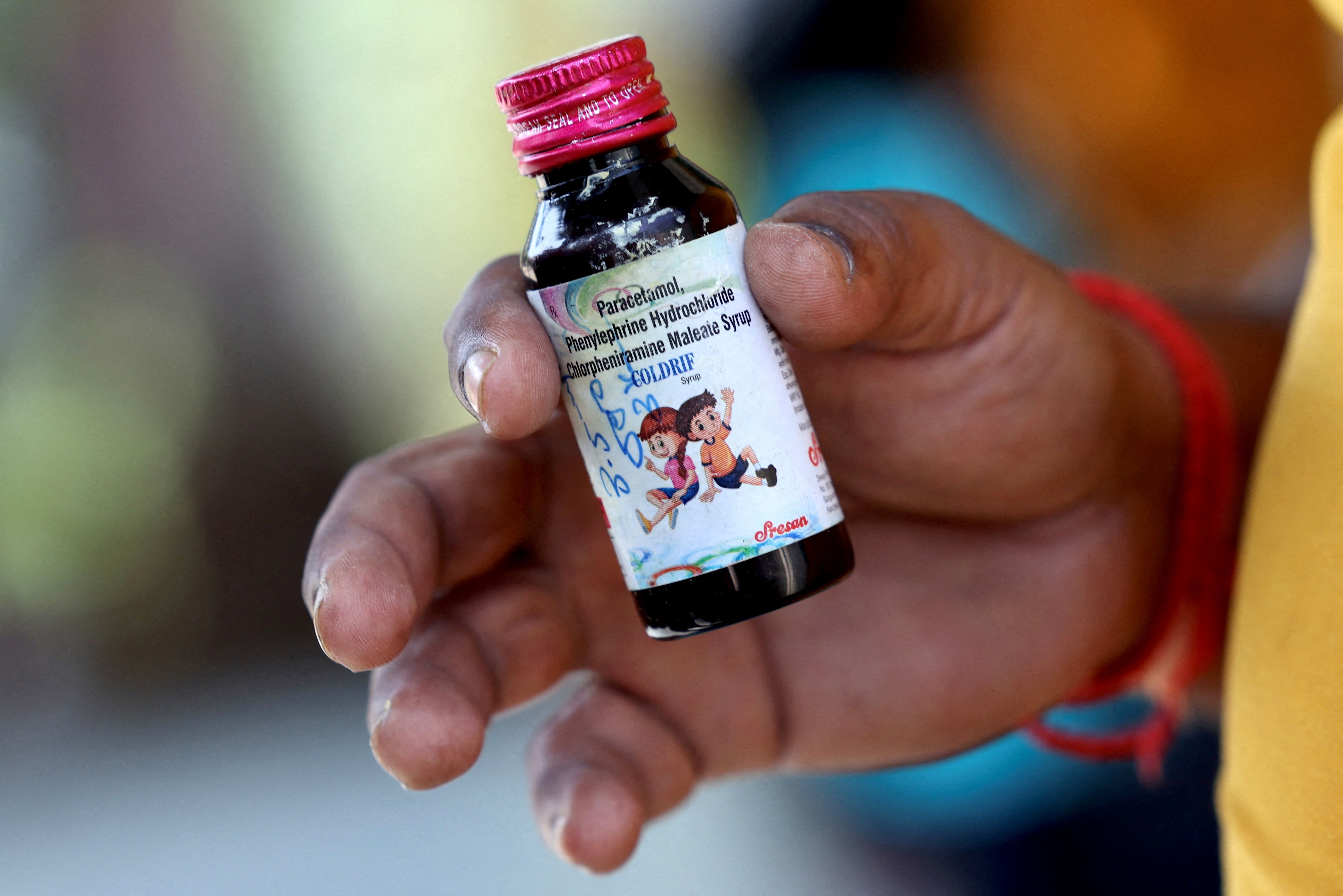 インドでせき止め薬に有毒物質混入、17人死亡　ＷＨＯは検査体制の不備指摘