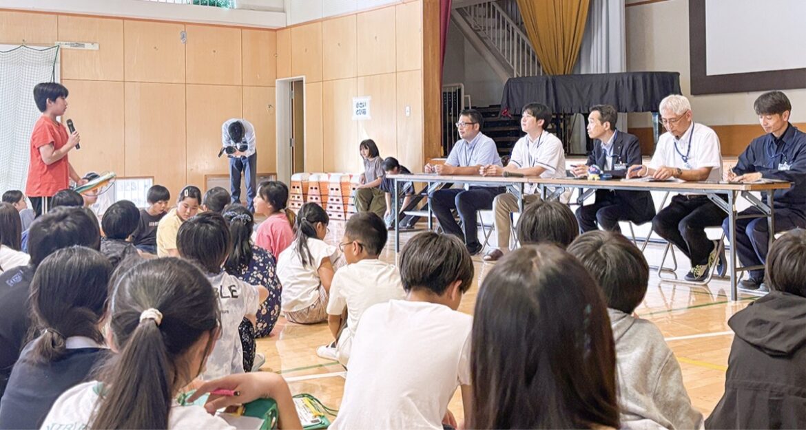 上瀬谷小児童 園芸博への要望、続々 区長や協会職員らと交流 | 旭区・瀬谷区 上瀬谷小児童 園芸博への要望、続々 区長や協会職員らと交流 | 旭区・瀬谷区