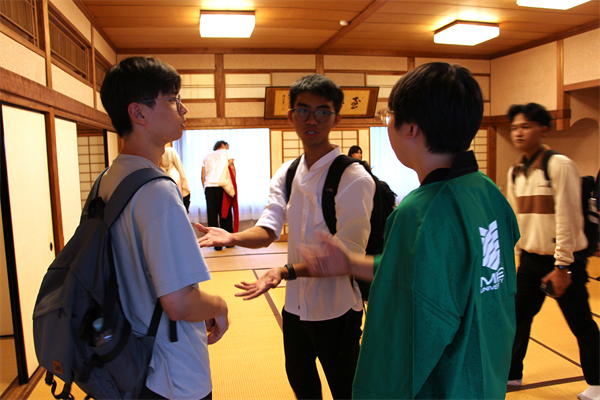 キャンパスツアーの様子