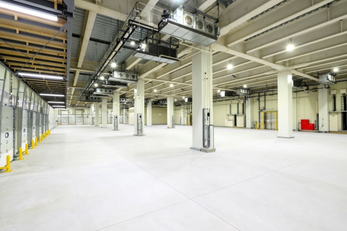 daeb0f69c48c1fff5d5201c323a1982c 710x473 - 拓洋／埼玉県久喜市で1.76万m2の冷凍冷蔵倉庫「いちご久喜物流センター」が竣工