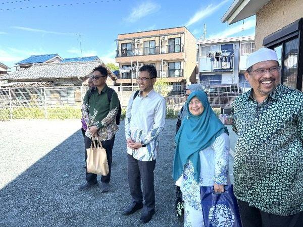 タチ大学からの表敬訪問の様子