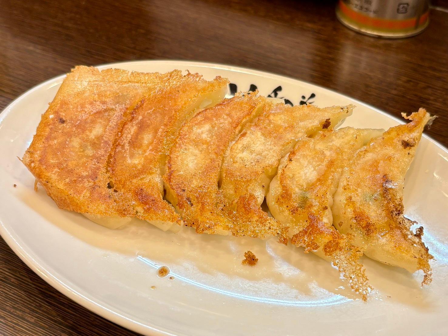 表面はパリッ、中はジューシー。にんにくの香りがたまらない!