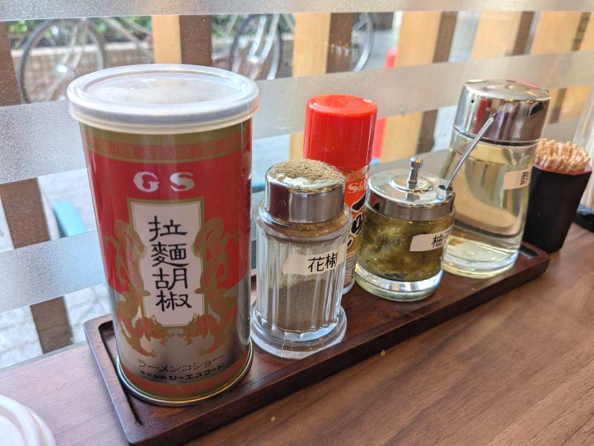 たっぷりのニラとホルモン入りでご飯に合う♪高知のご当地ラーメン『じゃんめん 尼崎店』オープン [画像]