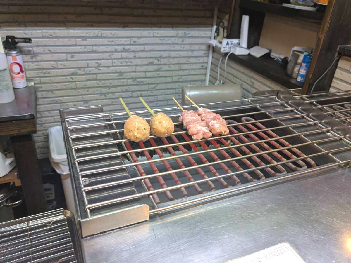 焼き鳥が大好きな店主がオープンした尼崎の『ひよこ家』6種類もある「つくね」が自慢 [画像]