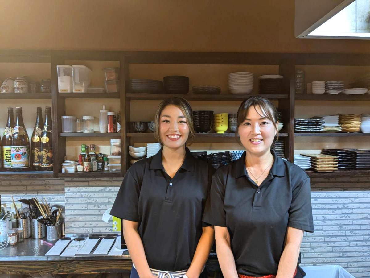 右から店主、店主の娘さん