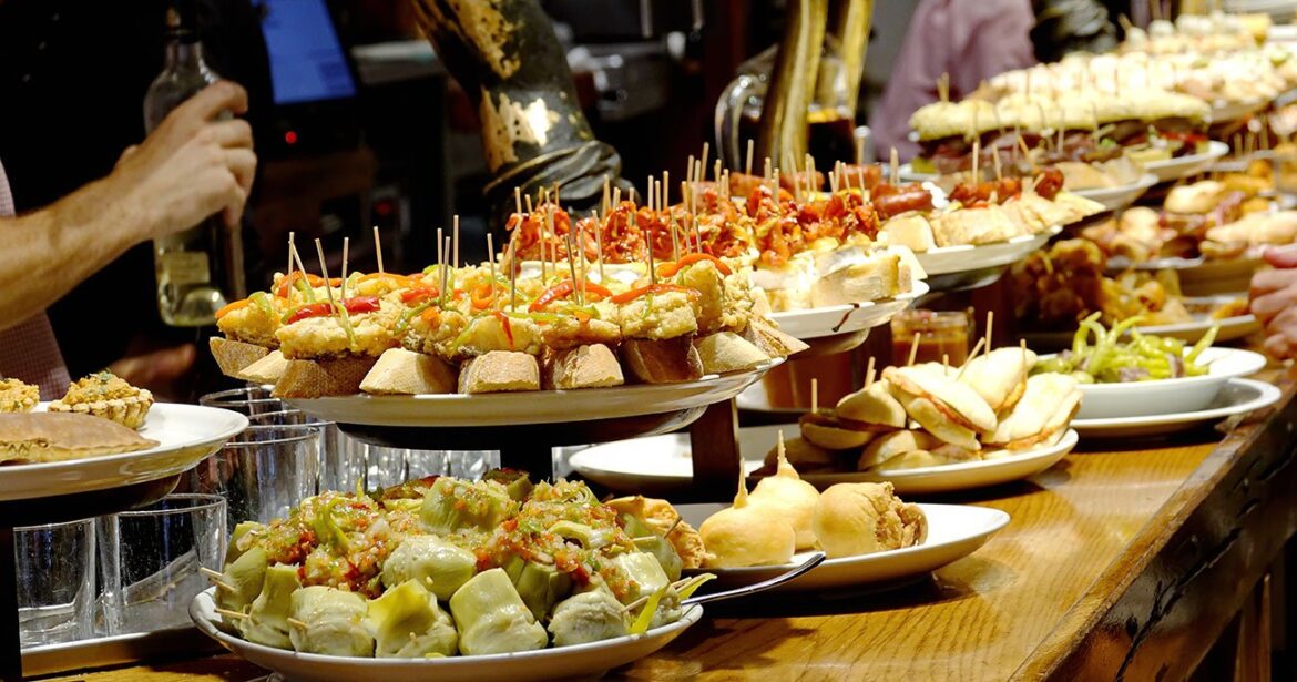 【世界が驚いた】たった人口18万人なのに年間100万人が訪れる世界一の「美食の町」とは | 日本人の9割は知らない 世界の富裕層は日本で何を食べているのか? | ダイヤモンド・オンライン 【世界が驚いた】たった人口18万人なのに年間100万人が訪れる世界一の「美食の町」とは | 日本人の9割は知らない 世界の富裕層は日本で何を食べているのか? | ダイヤモンド・オンライン