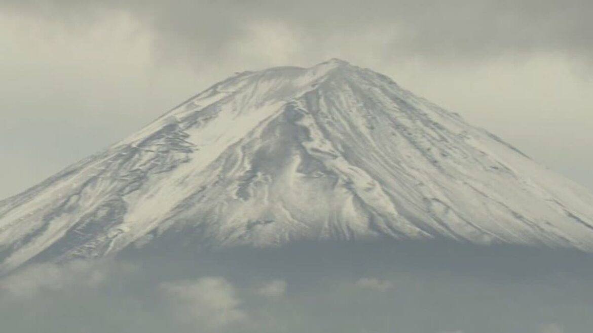 「いいタイミングでここに来られてうれしい」富士山が初冠雪 平年より21日遅い観測 富士吉田市も独自の“富士山初雪化粧”を宣言 山梨 | 山梨のニュース | UTYテレビ山梨 – TBS NEWS DIG 「いいタイミングでここに来られてうれしい」富士山が初冠雪 平年より21日遅い観測 富士吉田市も独自の“富士山初雪化粧”を宣言 山梨 | 山梨のニュース | UTYテレビ山梨 - TBS NEWS DIG