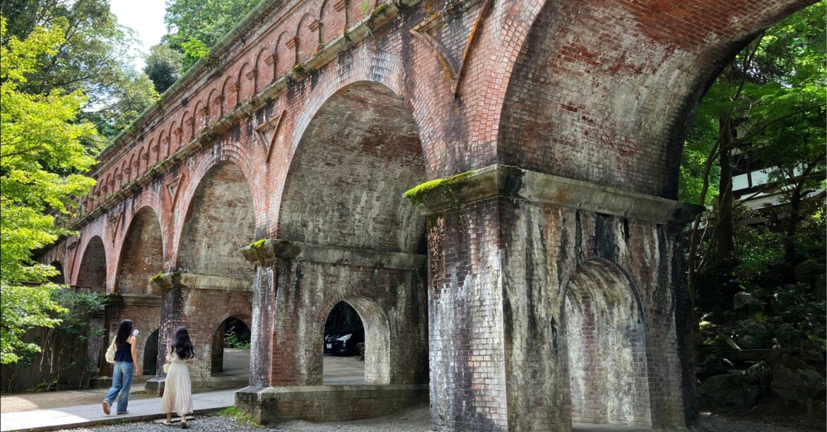 映画『国宝』ゆかりの聖地巡礼の後は、京都で一番新しい「国宝」の世界にたっぷり浸る！ | らくたびと歩く京都 | ダイヤモンド・オンライン