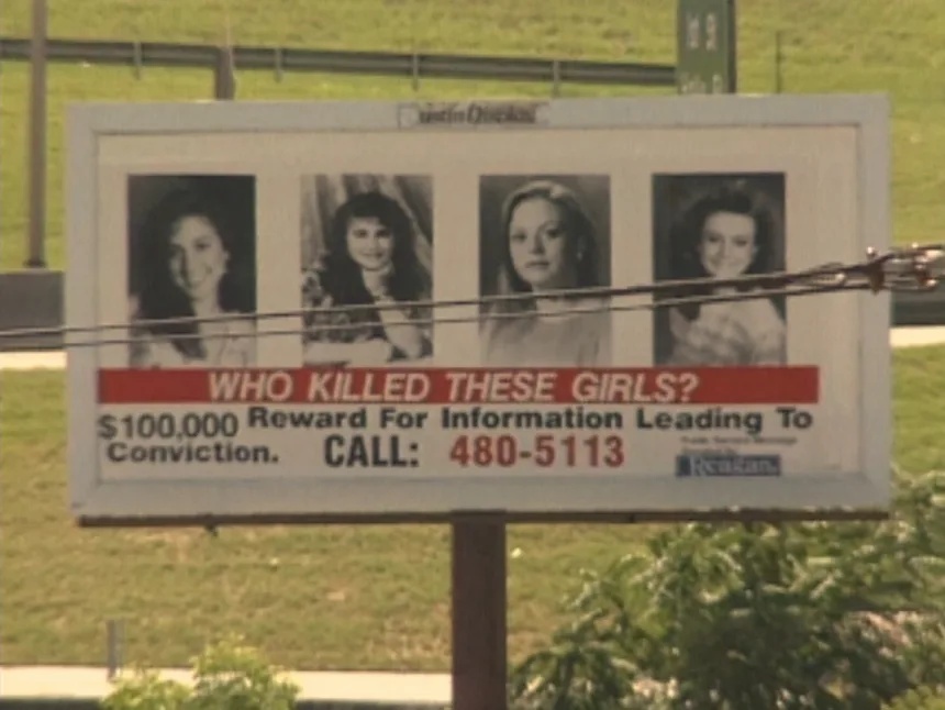 １９９１年に発生したヨーグルト店殺害事件で犠牲になった４人の少女を掲載した広告/Courtesy of HBO
