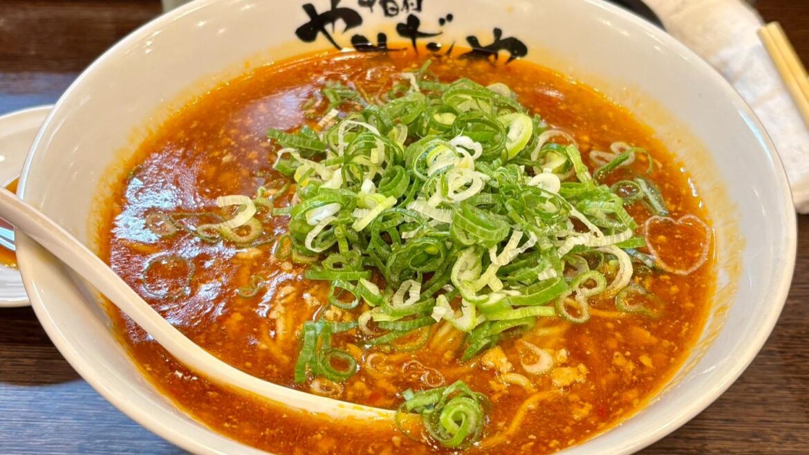 【大阪・日本橋】千日前 やすだや 本店|深夜まで賑わう大衆中華酒場のやみつきピリ辛麺が旨い(あい) – エキスパート 【大阪・日本橋】千日前 やすだや 本店|深夜まで賑わう大衆中華酒場のやみつきピリ辛麺が旨い(あい) - エキスパート