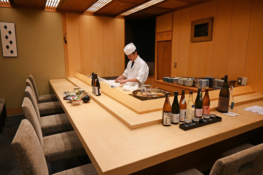 「ウェスティンホテル大阪」（大阪市北区）で開催中の『体験型和フタヌーンティー』の会場となる日本料理「はなの」（Lmaga.jp撮影）