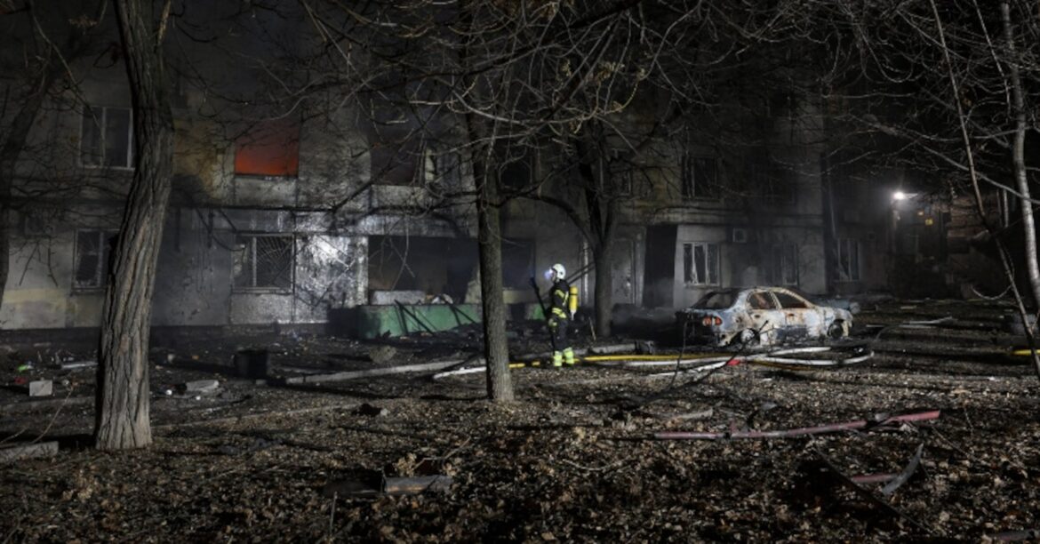 ウクライナ南東部ザポリージャで19人負傷、ロシアが無人機攻撃 | ロイター ウクライナ南東部ザポリージャで19人負傷、ロシアが無人機攻撃 | ロイター