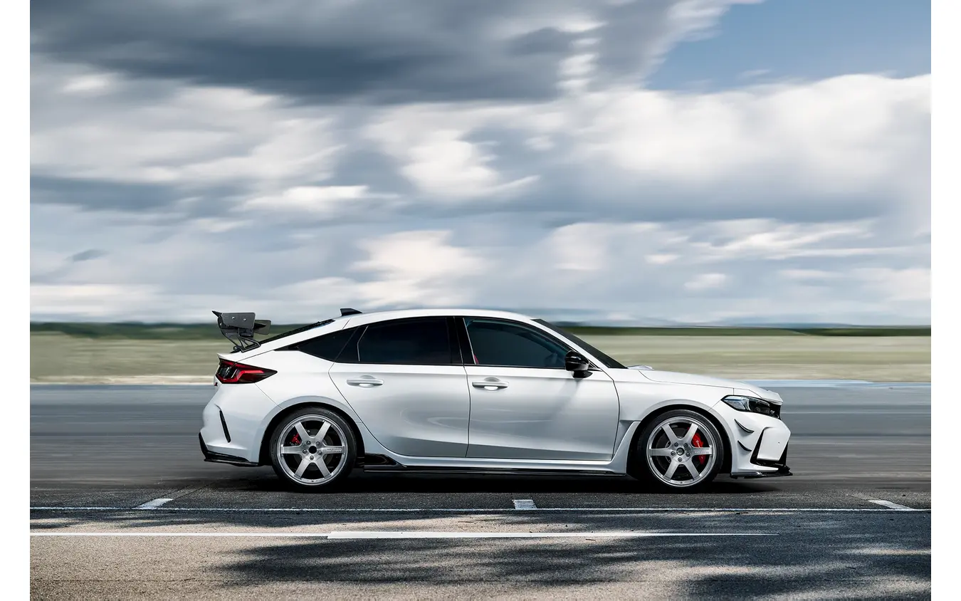 TE37 SAGA S-plus A.S.T. ブラッシュド × Honda シビック TYPE-R