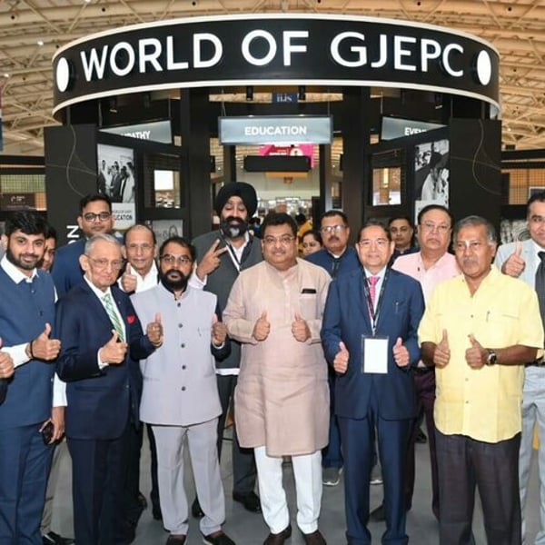 インド、プラチナ製宝飾品の輸入を来年4月まで制限 – FashionNetwork 日本 インド、プラチナ製宝飾品の輸入を来年4月まで制限 - FashionNetwork 日本